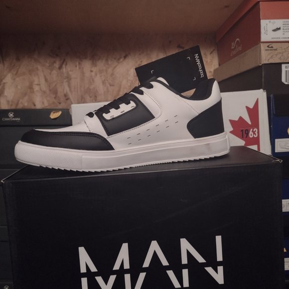 Men's stylish low cut running shoes Special Price $40. - Picture 2 of 3